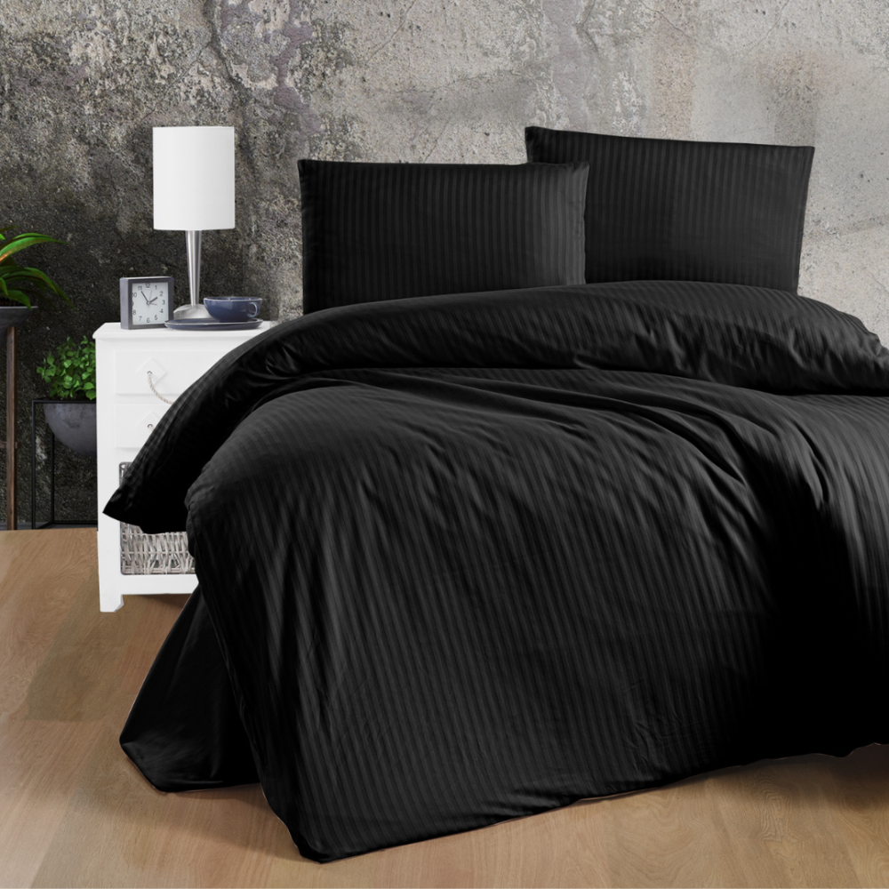 Premium satin bettwäsche set "Black Stripe". Bettwäsche aus Satin, 135/140x200 cm, 200x200 cm, 200x220 cm. Schwarzes bettwäscheset mit stilvollem linearen muster für moderne eleganz.