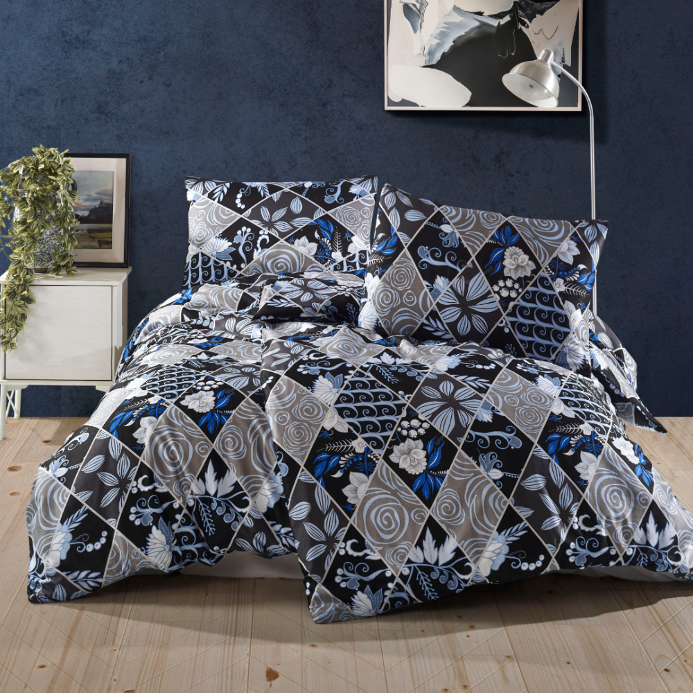 Premium satin bettwäsche set "Elissa". Bettwäsche aus Satin, 135/140x200 cm, 200x200 cm, 200x220 cm. Bettwäsche-set in schwarz und grau mit quadratischem design, das mit hellblauen ornamenten, kreisen, blättern und blumen eine elegante note erhält.