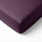 Satin Spannbettlaken „Plum glow“. Spannbettlaken, 90x200 cm, 135/140x200 cm, 155/160x200 cm, 180x200 cm. Luxuriöses pflaumenfarbenes spannbetttuch, das einen sicheren und weichen sitz für eine erholsame nachtruhe gewährleistet.